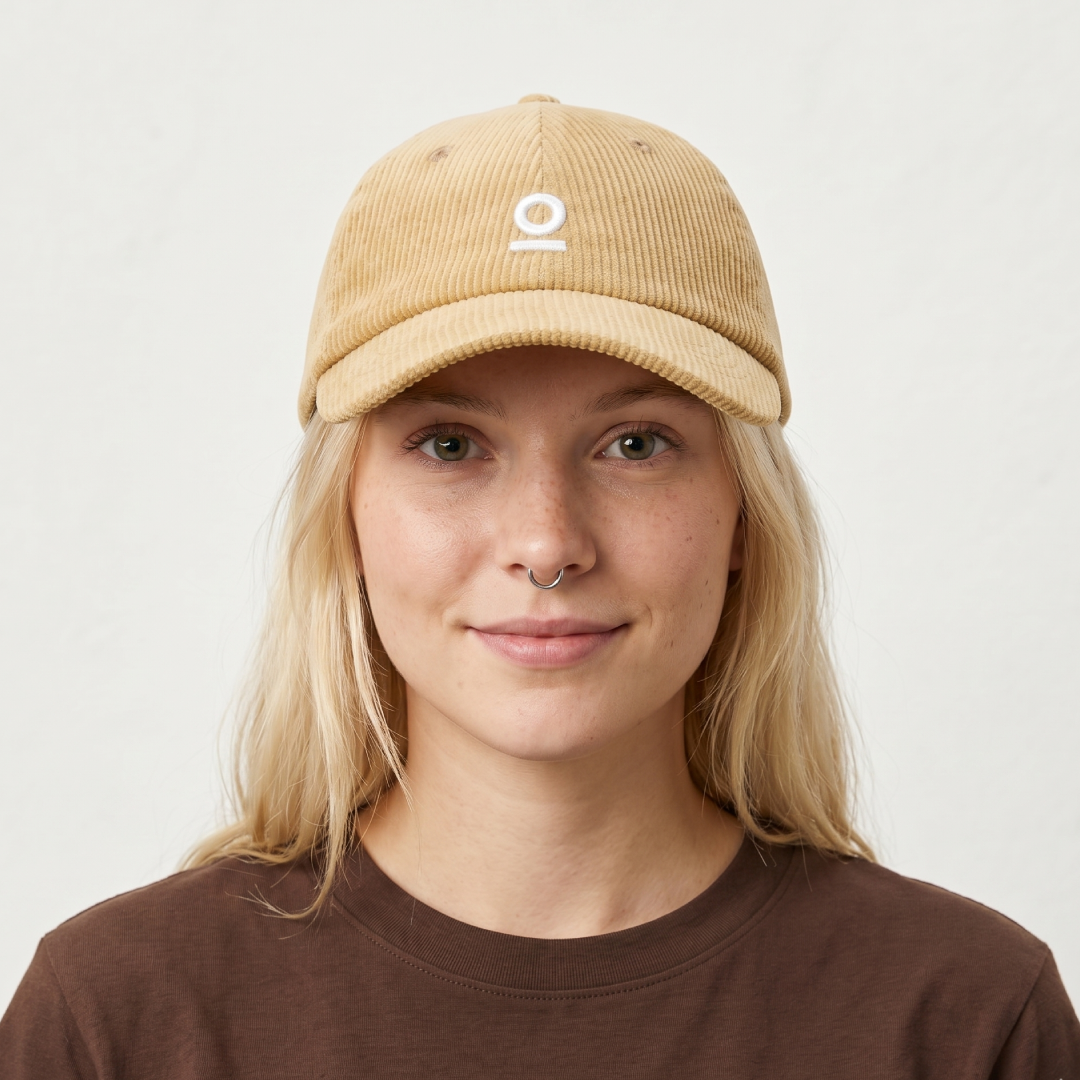 Gorra de pana Mosh en color camel, foto de portada