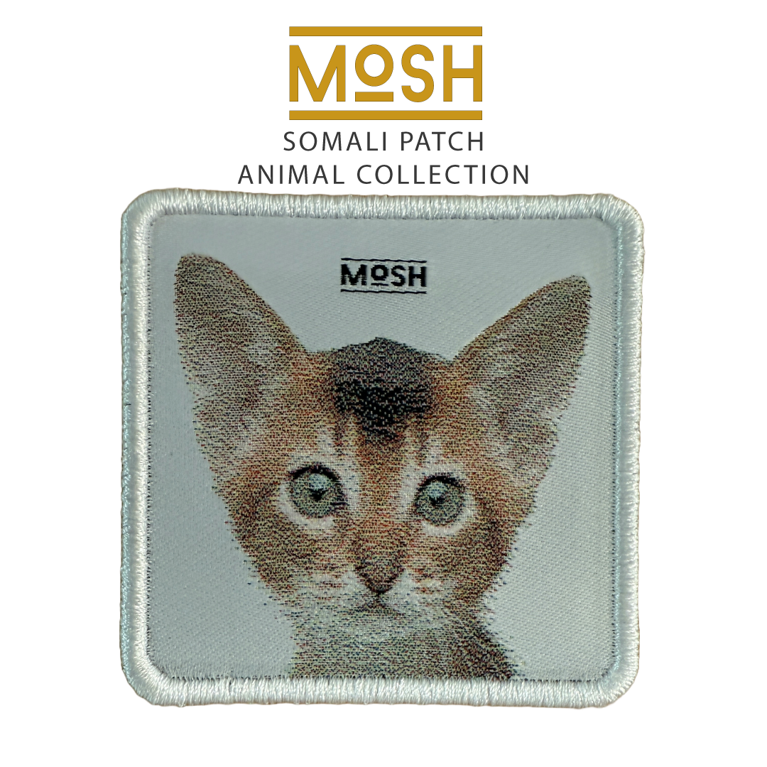 Parche Cachorro Gato Somalí Mosh: Alegría y Espíritu Libre